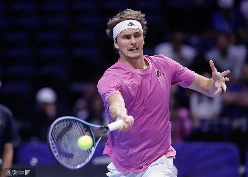 日本网球队爆冷西班牙网球队，瓦林卡制霸全场