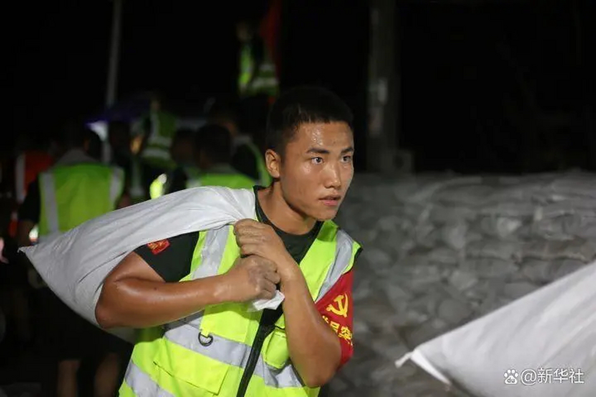 开云体育下载-青海队员备战对抗，冲击胜利