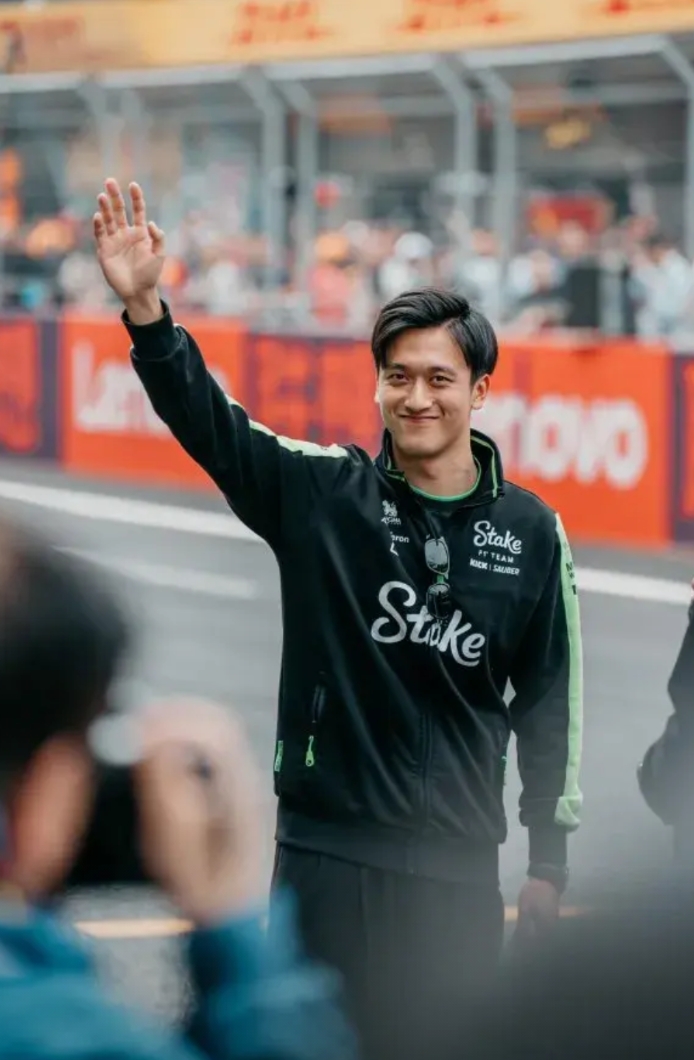 红牛二队轻取红牛车队，周冠宇惊艳四座