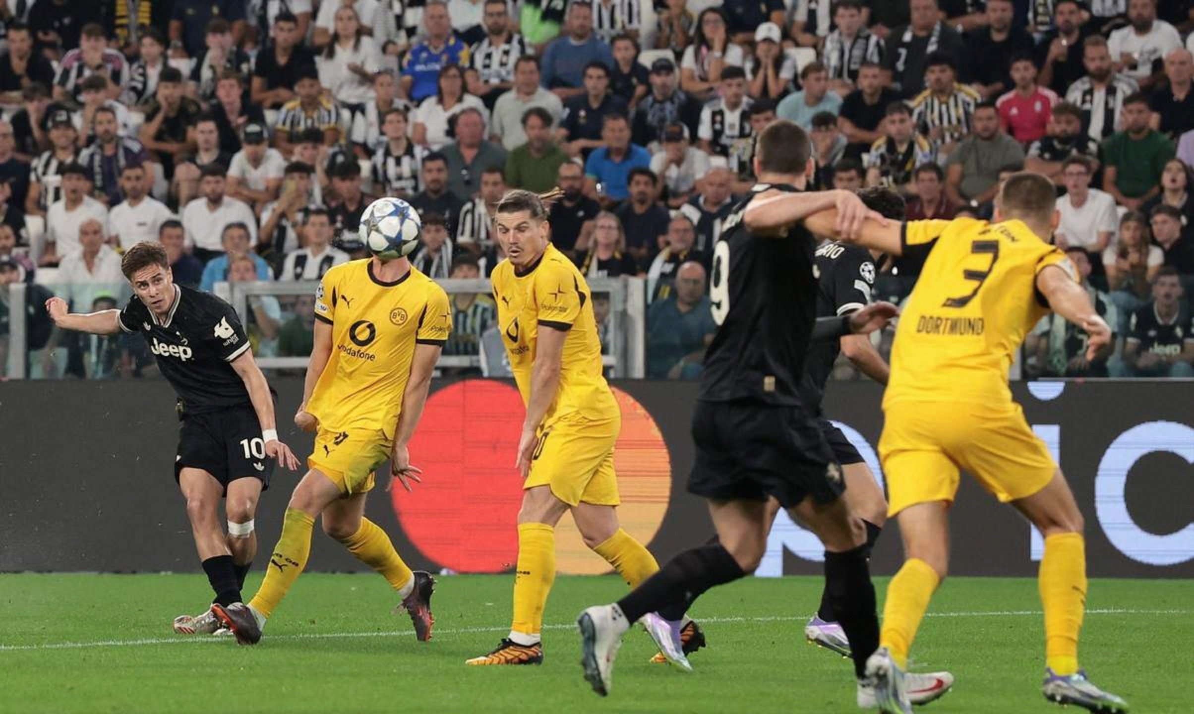 尤文图斯客场战胜对手晋级下一轮