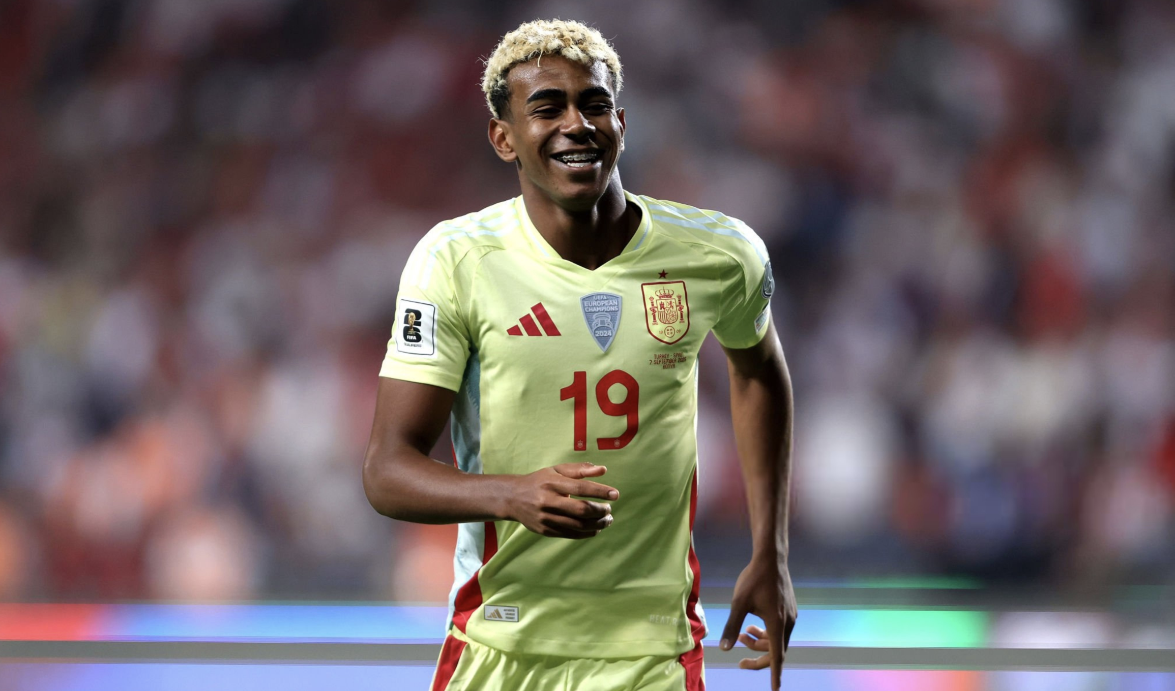 开云足球直播-赛场风雨：欧洲杯豪强争霸！