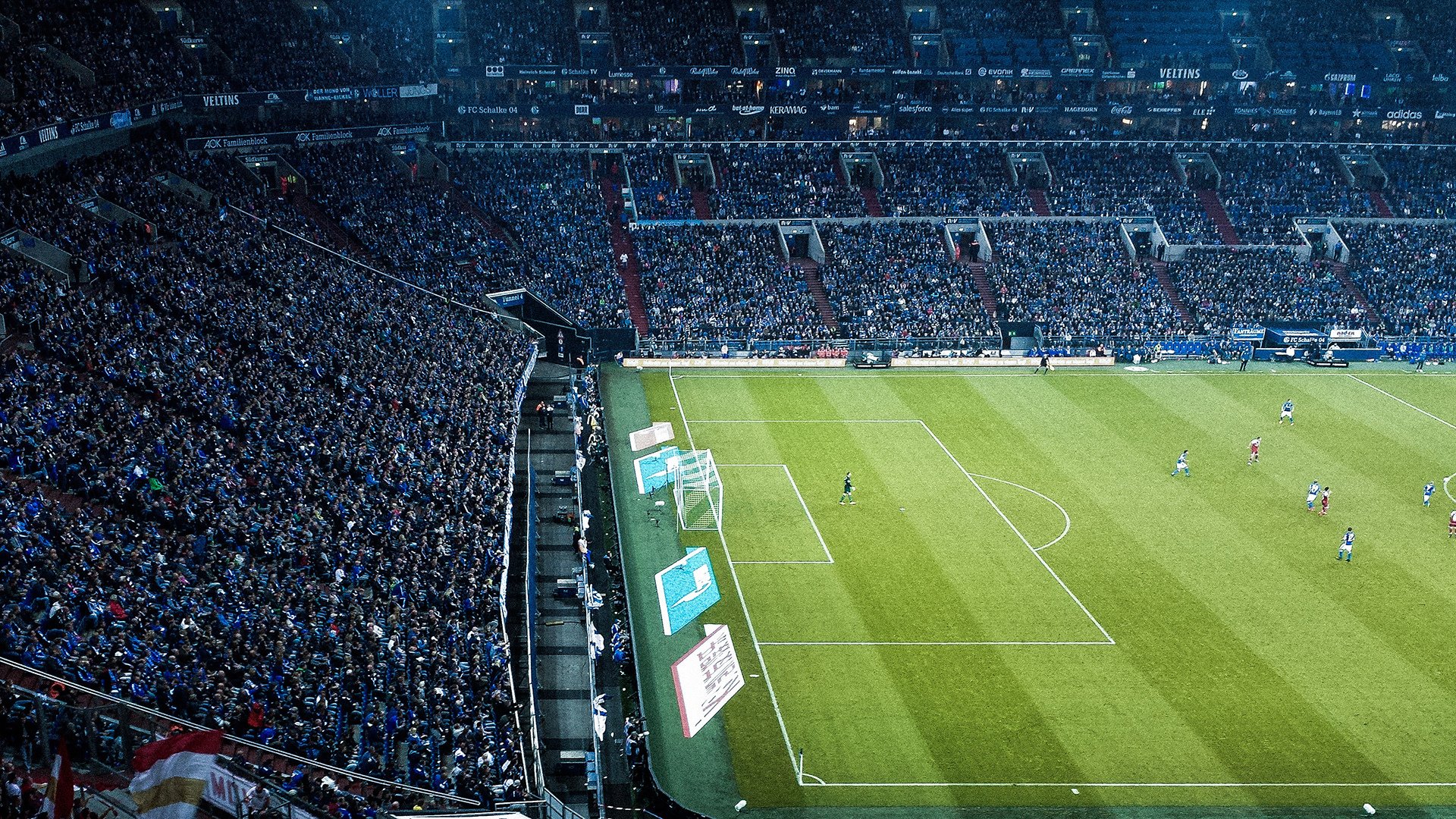 赛道与绿茵场，速度与逆转的双重奏