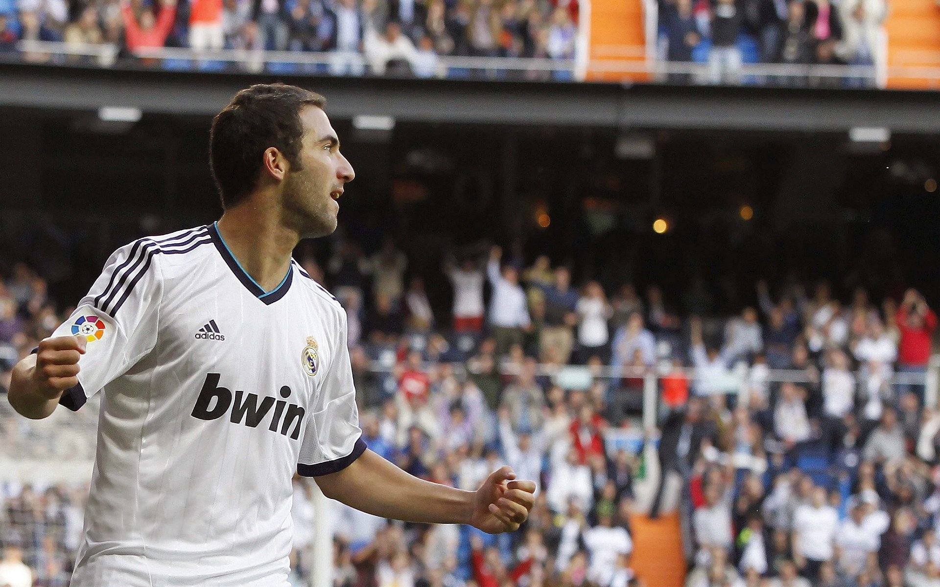 桑巴军团的独行道，当萨内撕裂安哥拉防线，巴西在淘汰赛写下不可复制的唯一